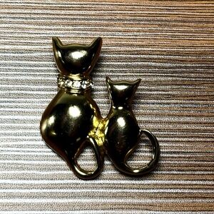 Gold Tone Cat Brooch